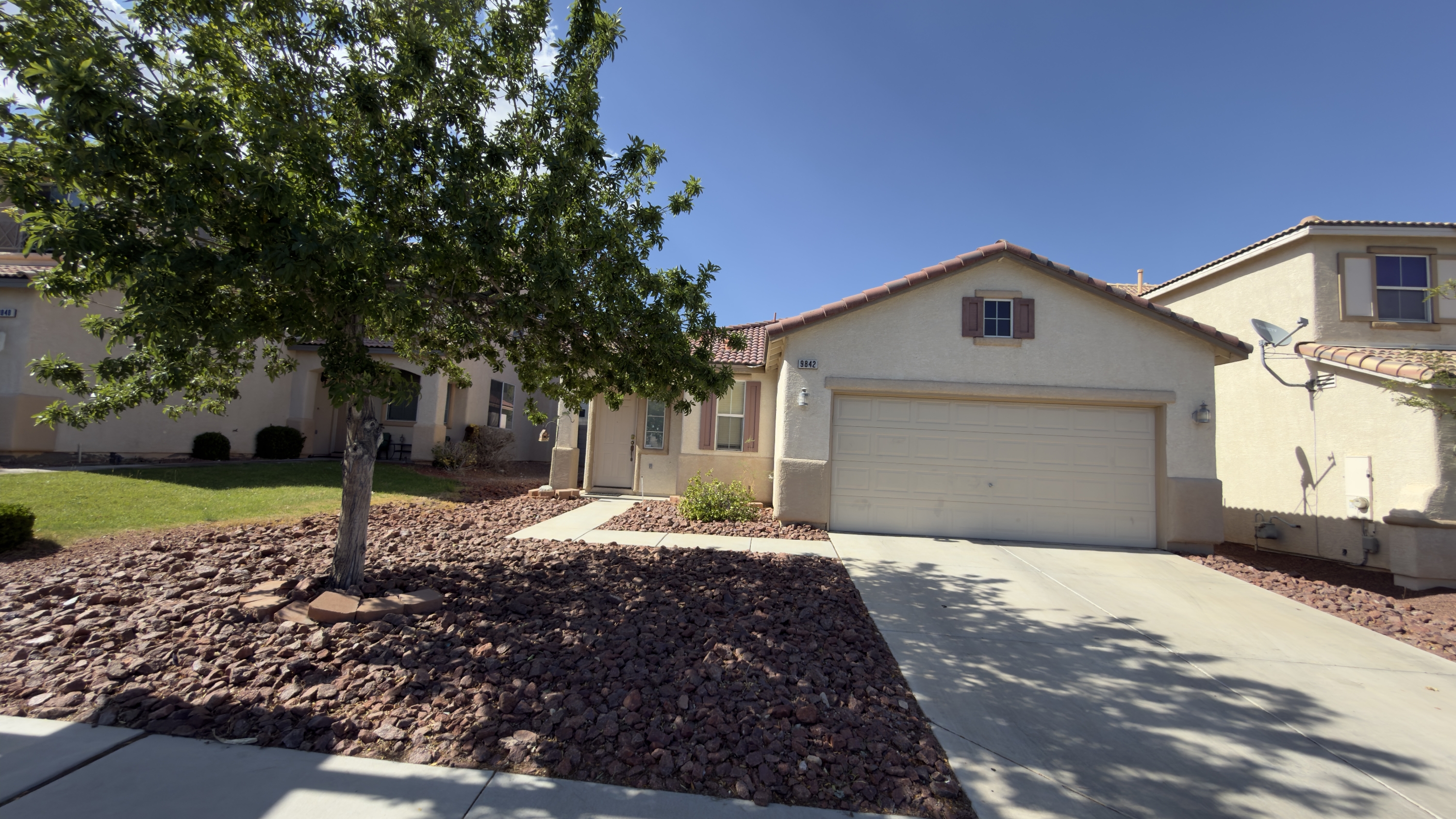 9842 West Mesa Vista Avenue